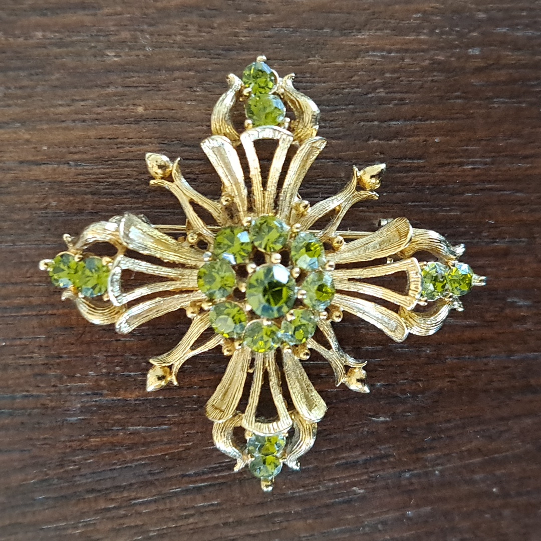 Vintage Green Rhinestone Goldtone Celtic Cross 2"X2"